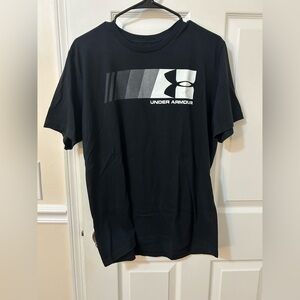 Men’s under Armour size large graphic Tee